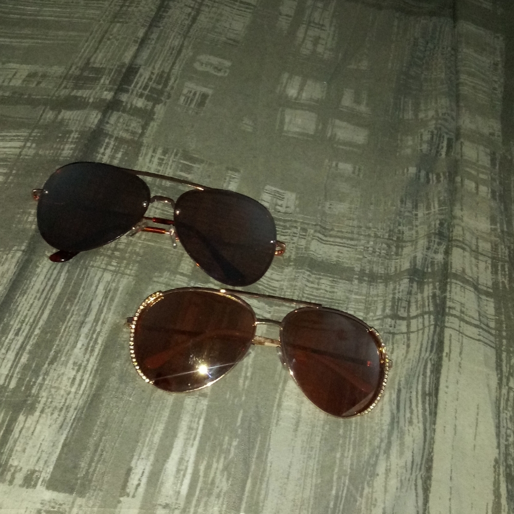 💰Two pair of Aviator Sunglasses
